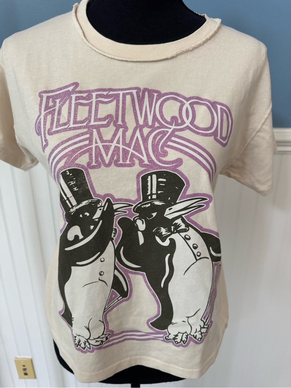 NWT Women’s Daydreamer - Fleetwood Mac Penguins Reverse Gf Tee ~ Size Small - Picture 3 of 10